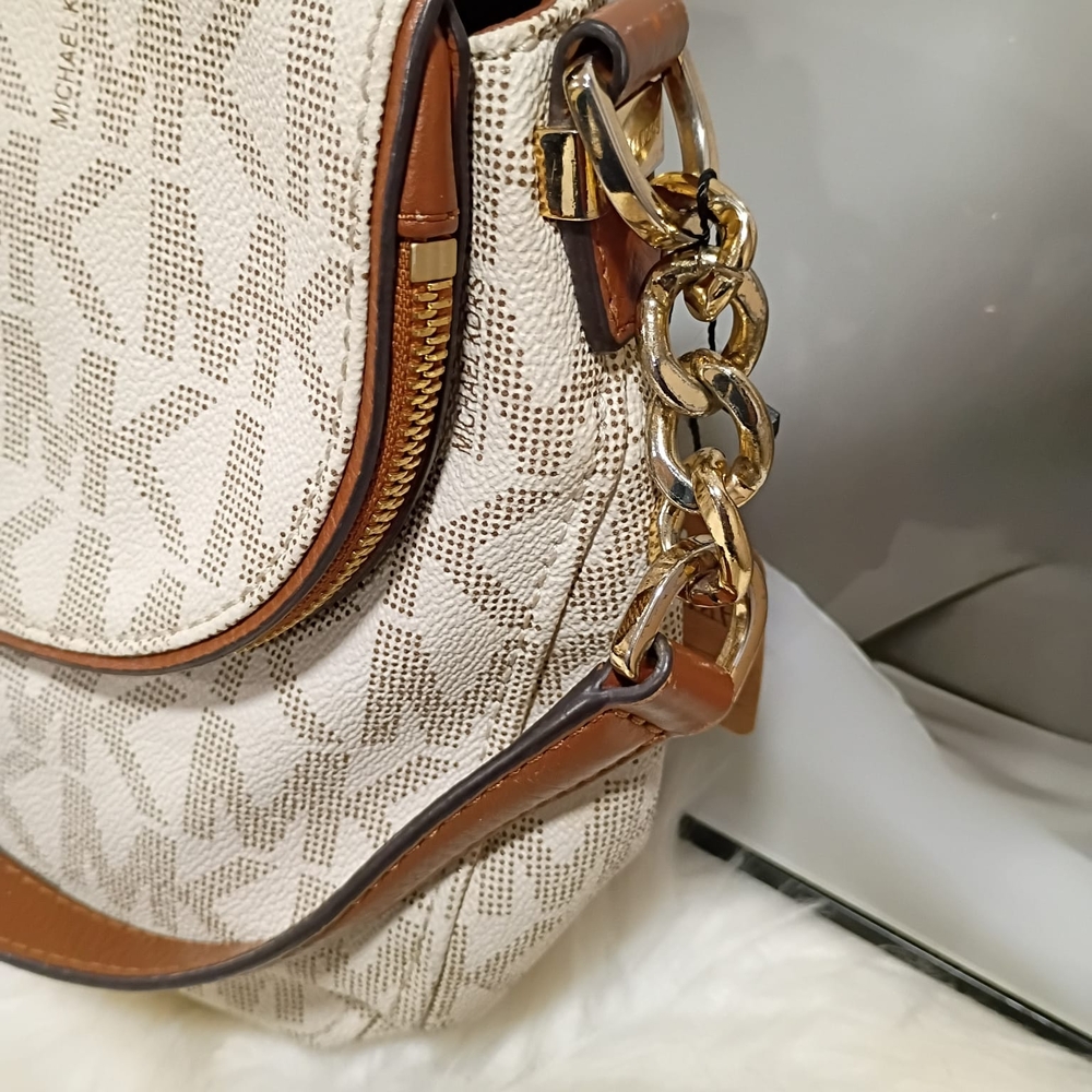 Michael Kors Cream and Brown Signature Shoulder Bag - Picture 5 of 7